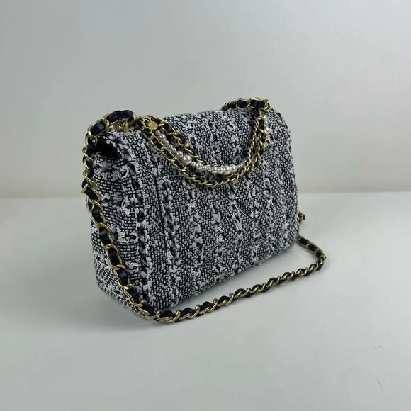 Chanel Women Pre-Loved Bag Very Good Condition - Picture 7 of 9